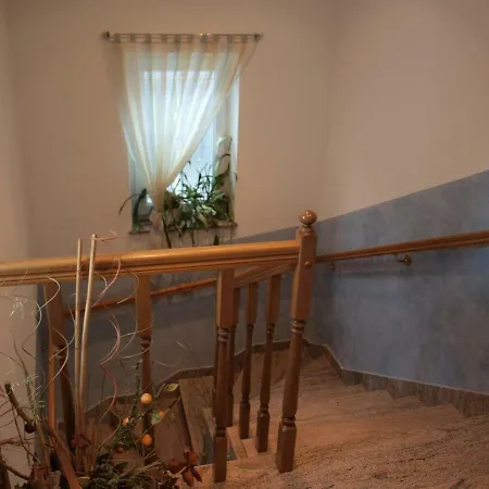 Brig Apartment *