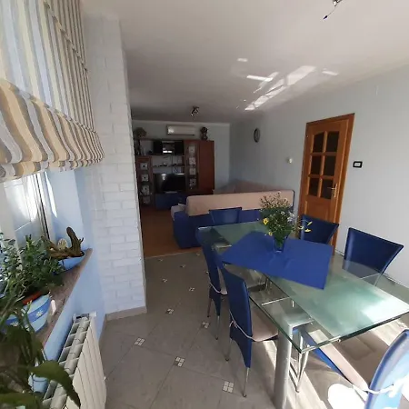 Brig Apartment *